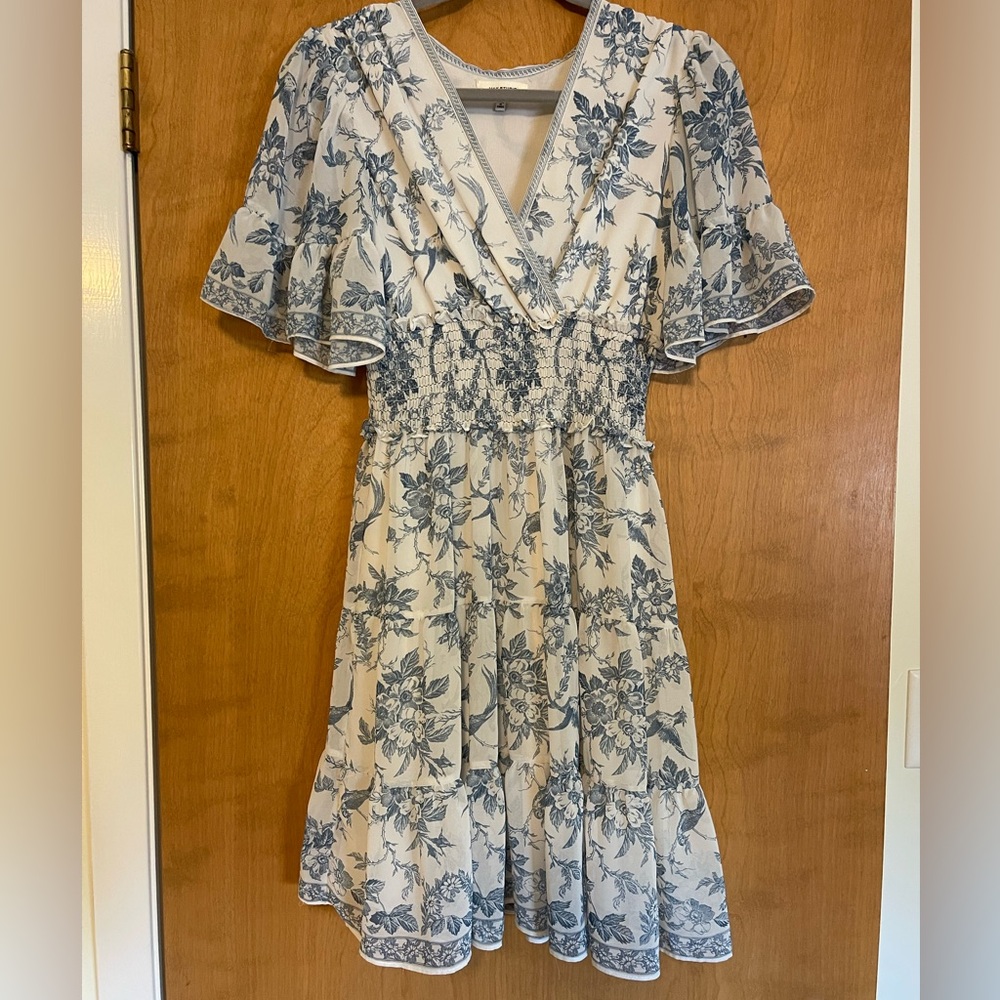 Feminine Blue and Cream Floral Mini Dress